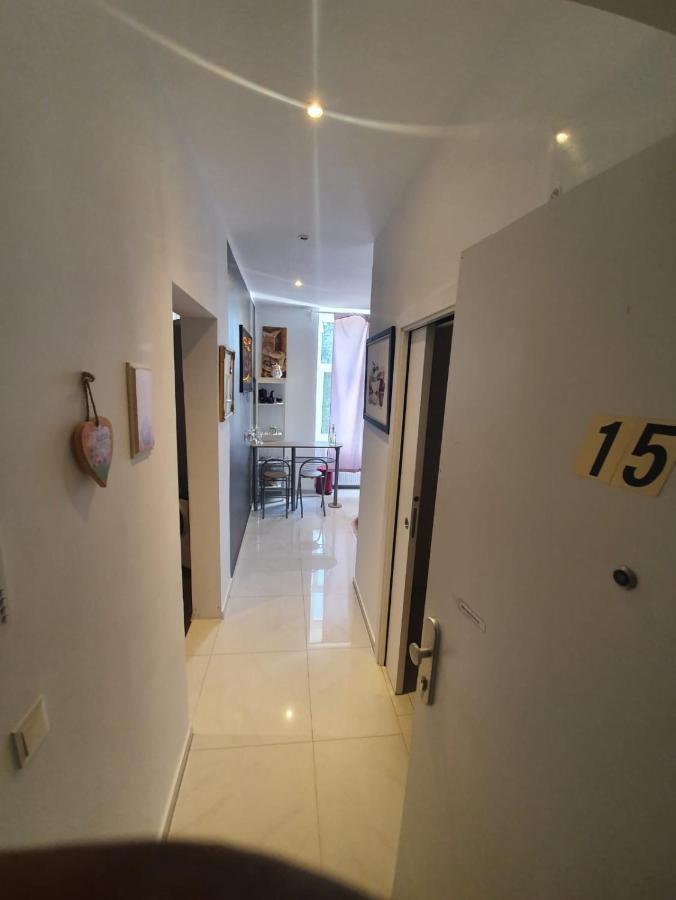 Deluxe Apartment 5P Mm A Wien Exterior foto